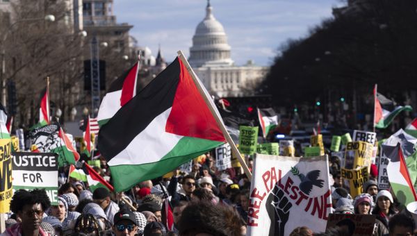 Anti-Israel Protesters Clash with Police, Damage Fences During Violent ‘Day of Rage’ Outside White House