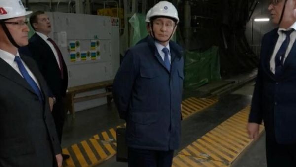 Putin Has ‘Mission Accomplished’ Moment In Touring Liberated Kursk Region