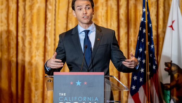 Newsom banned future gas car sales. A Tahoe congressman is trying to reverse it.