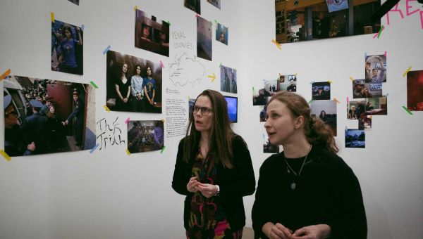 Pussy Riot arrives in Iceland, urinates on a Putin portrait