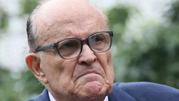 Ex-Trump aide accuses Rudy Giuliani of groping her: “Like a wolf”