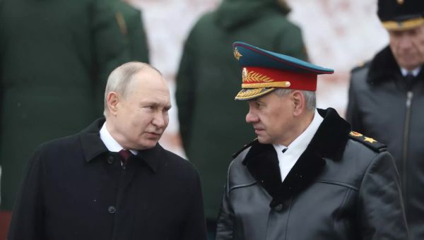 Russia issues nuclear warning as peace talks stall