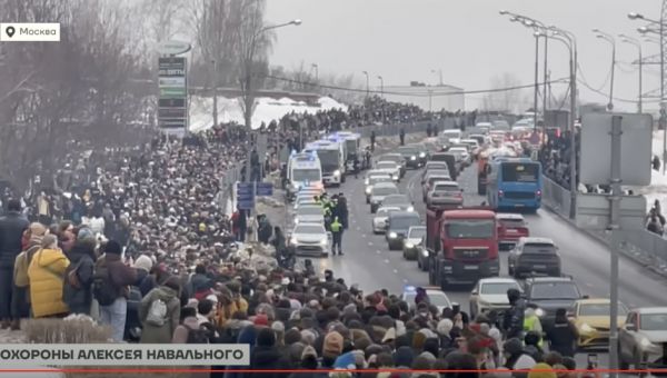 “Thank you, Aleksei.” Thousands line the streets for Navalny’s