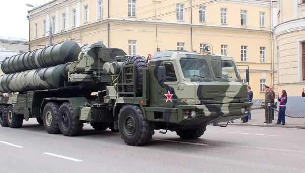 Intel says Iran will deliver hundreds of ballistic missiles to Russia soon