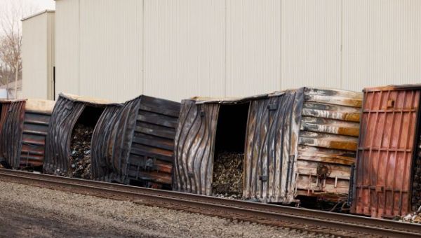 Residents reluctant to return to Ohio train disaster area