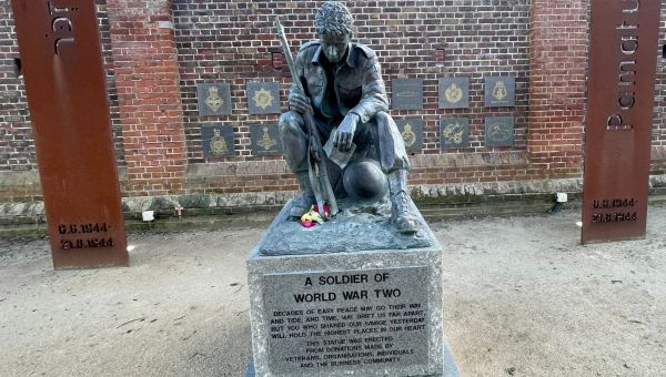 Two surviving British veterans among 13 honoured with plaques on D-Day memorial wall