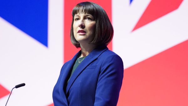 Rachel Reeves refuses to commit to Labour’s £28bn green investment pledge