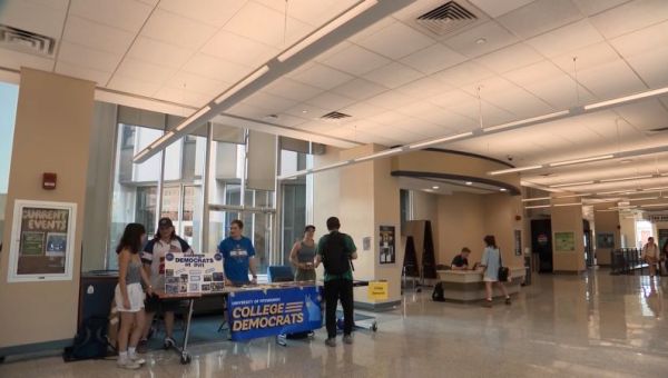 The fight for the youth vote in Pennsylvania intensifies as momentum shifts toward Harris | CNN Politics