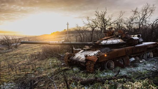 Video shows Russian tank engulfed in fiery explosion after “SSO” strike