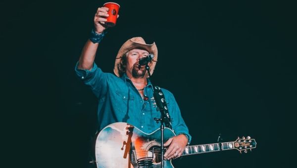 Country Music Star Toby Keith Dies After Long Cancer Battle