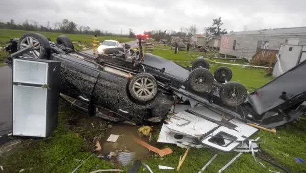Tornado rips through New Orleans [stunning video] – The Horn News
