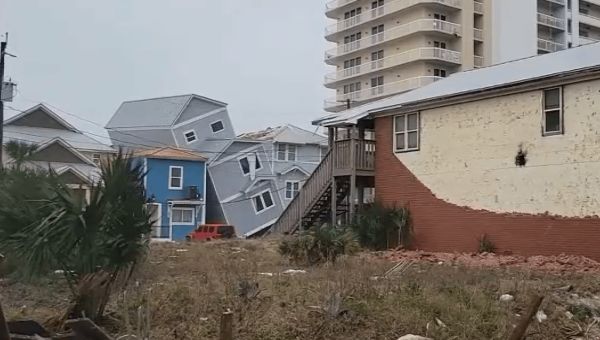 Videos show damage, debris after apparent tornadoes sweep through several Florida cities