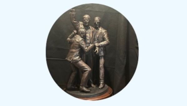 Sculpture of iconic Trump moment spied in Oval Office * WorldNetDaily * by WND Staff