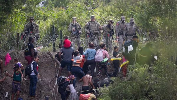 Video of Texas “holding the line” at border goes viral