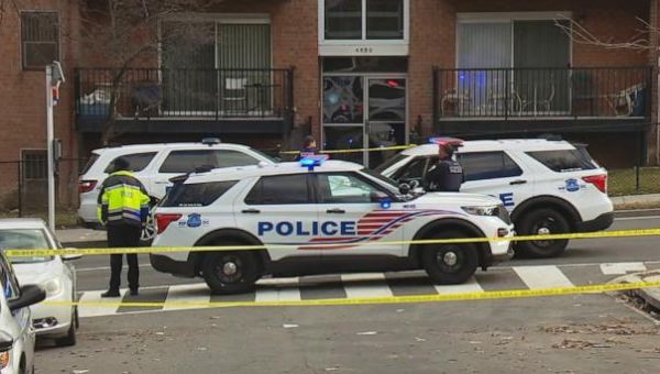 3 DC police officers shot trying to serve warrant, alleged gunman surrenders: Police