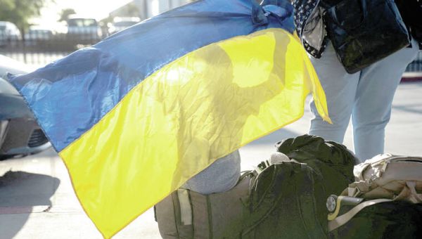 Trump weighs revoking legal status for 240,000 Ukrainians – West Hawaii Today