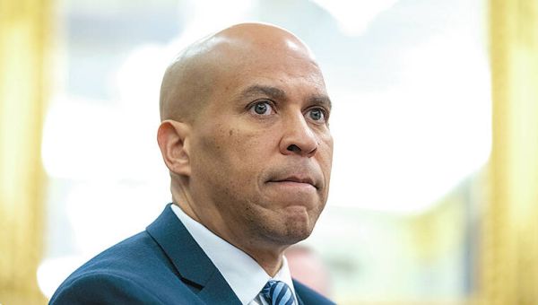 Calls are mounting for Menendez to resign as Democrats grapple with ‘shocking’ bribery allegations – West Hawaii Today