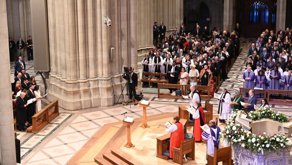 In sermon to Trump, Bishop Budde pleads for immigrants, transgender rights – RocketNews