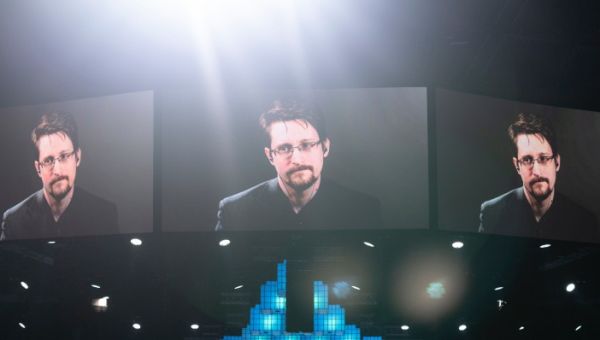 US Cybersecurity Whistleblower Edward Snowden Granted Russian Citizenship By Putin