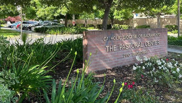 DeSantis recruiters eyed Catholic church for migrant flights that…