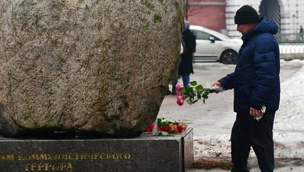 Navalny’s body given to his mother, his team says