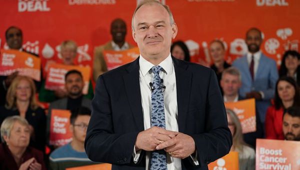 Sir Ed Davey urges voters to ‘Take A Chance´ on him at manifesto…