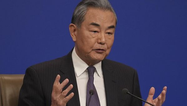 China´s foreign minister criticizes US tariffs and accuses the...