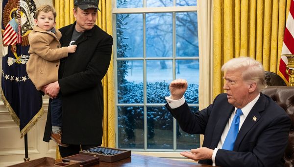 Federal Judge Blocks Trump-Era Layoff Order for 14 Days - EconoTimes