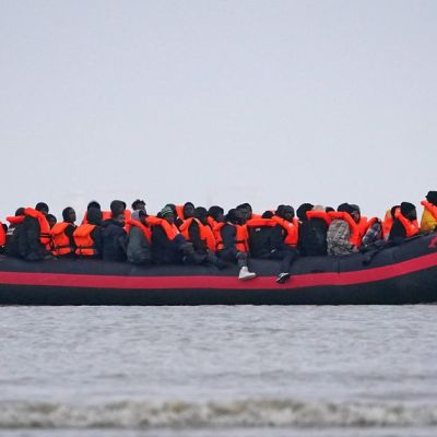 Powers to seize mobile phones in Kent over Channel crossings come into force | Kent Live