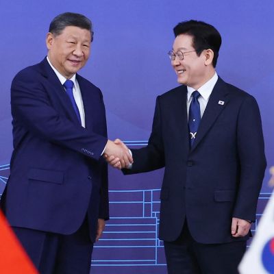 South Korea hosts Xi as Chinese leader rekindles fraught ties | Borneo Post Online