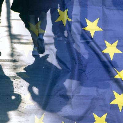 Five EU countries aim to send rejected migrants to ‘hubs’