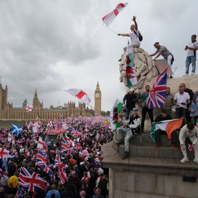 Tens of thousands attend London anti-immigration march