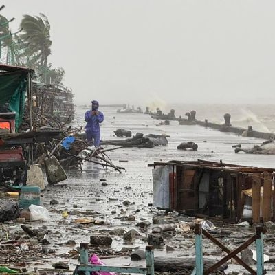 Thousands evacuated as super typhoon nears Philippines