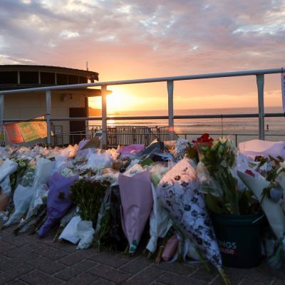 Australia honours victims of Bondi Beach attack
