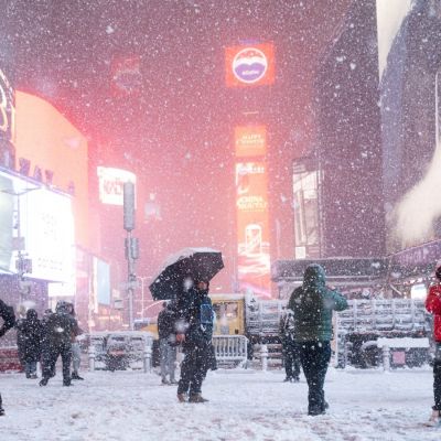 Winter storm shuts schools, disrupts travel in US
