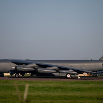 Eight dead in US bomber crash in California