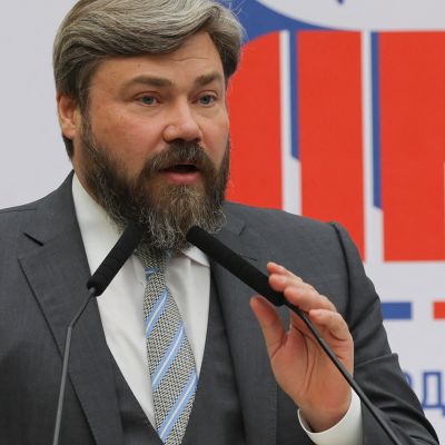 Western Banks Help Fund Blacklisted Oligarch’s Charity