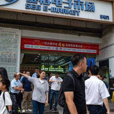 With Smugglers and Front Companies, China Is Skirting American A.I. Bans