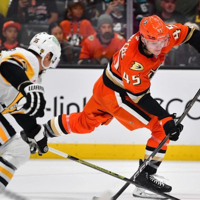 Ducks’ Beckett Sennecke Stuns Penguins With Late-Game Heroics
