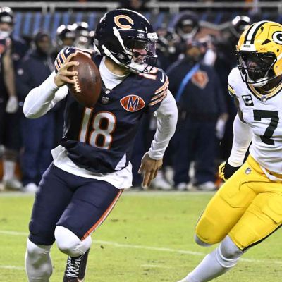 Bears make history with unbelievable comeback victory over Packers