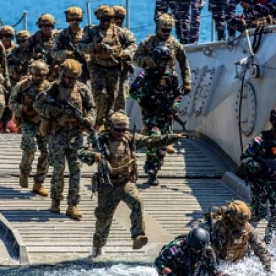 Explosive escalation: USS Tripoli enters Hormuz with 3,500 US Marines as leaked letter signals imminent Iran intervention