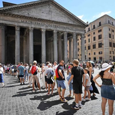 In Line? Online? Either Way, a Ticket to Frustration for Pantheon Tourists