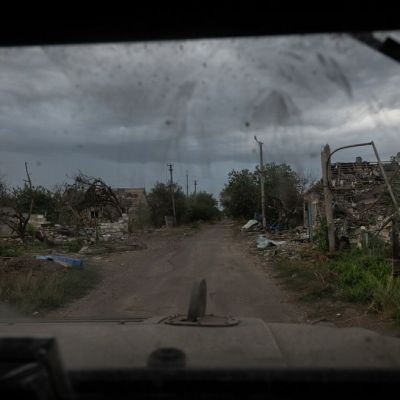 Vance describes plan to end Ukraine war that sounds a lot like Putin’s