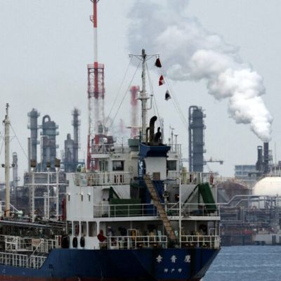 Oil Prices Rise Further After Another Round of Strikes in the Gulf