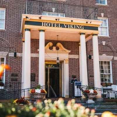 Newport’s Hotel Viking Combines History And Charm With Ideal Location