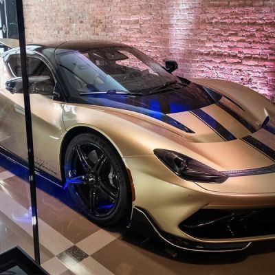 A $40 Million Batman Shopping Experience Lets Superfans Buy Bruce Wayne’s Supercar, Superstereo And More