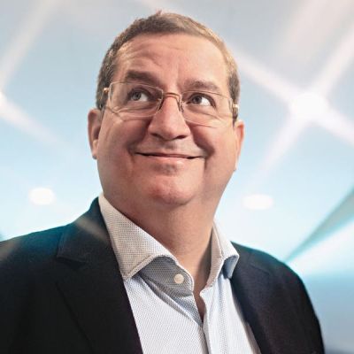 This Billionaire Immigrant Is Racing Elon Musk To Connect Your Phone From Space