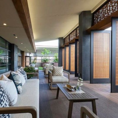 Inside Hawaii's Luxe Speakeasy Airport Lounge