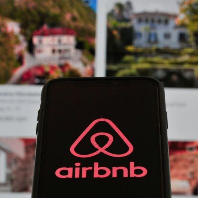 Airbnb Distances Itself From Billionaire Co-Founder’s DOGE Work