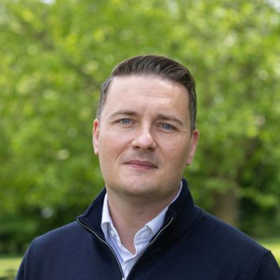 Wes Streeting compares social media to tobacco as calls grow for under-16s ban